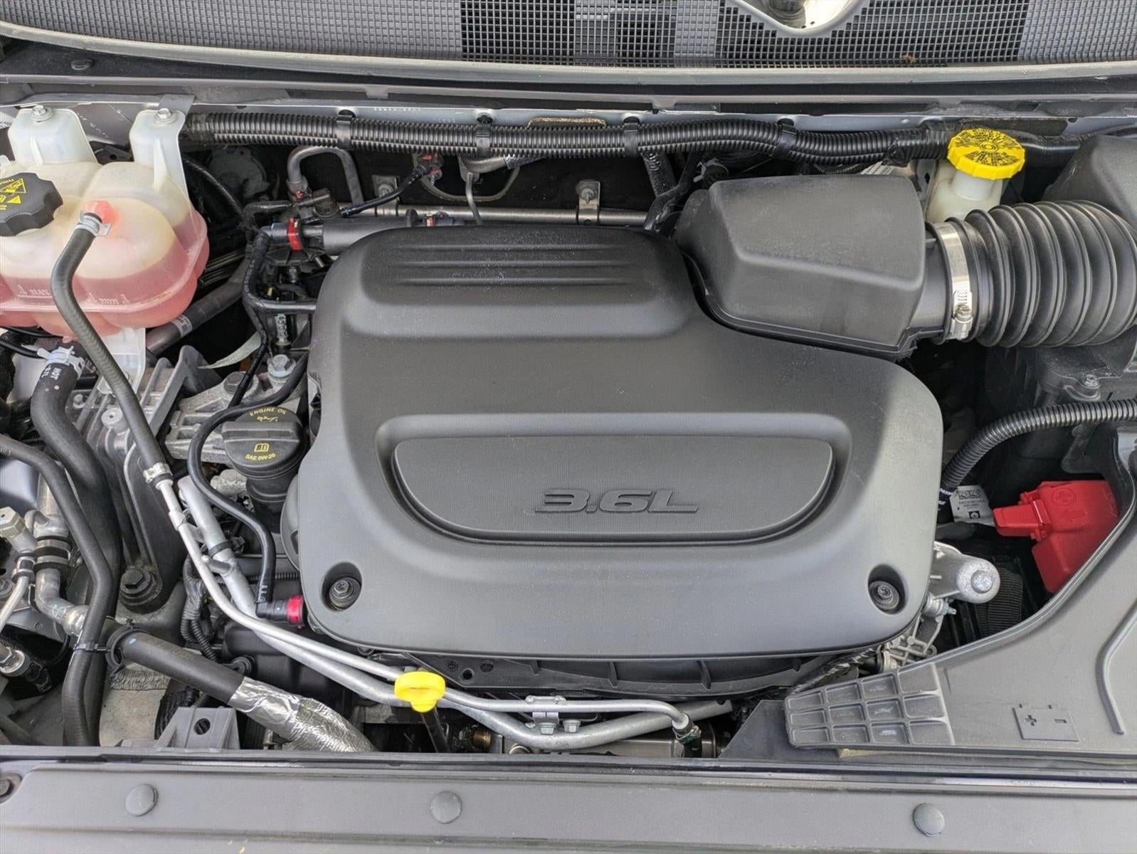 2022 Chrysler Voyager LX FWD