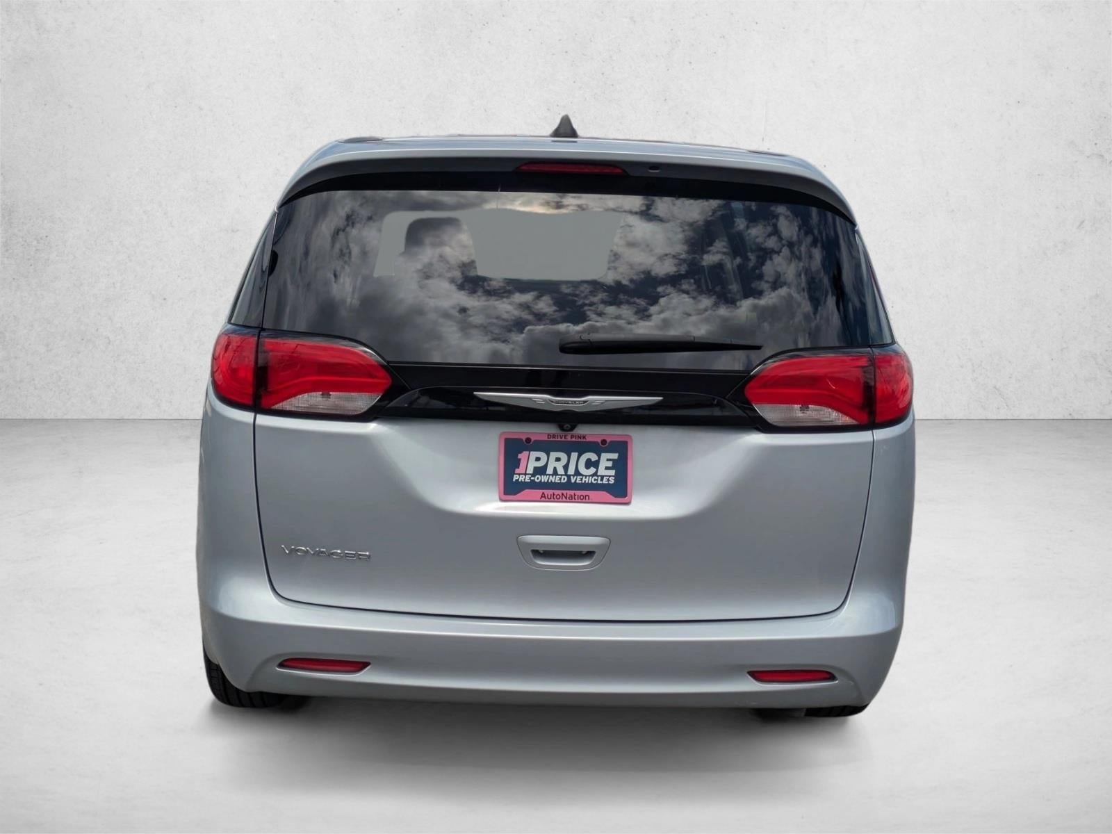 2022 Chrysler Voyager LX FWD