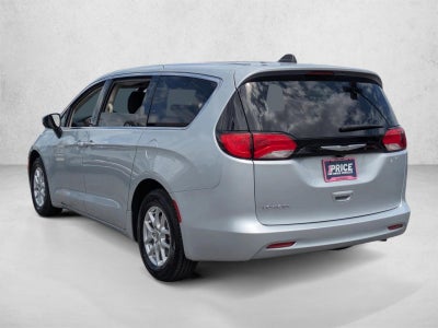 2022 Chrysler Voyager LX FWD