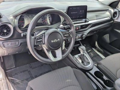 2024 Kia Forte LXS IVT