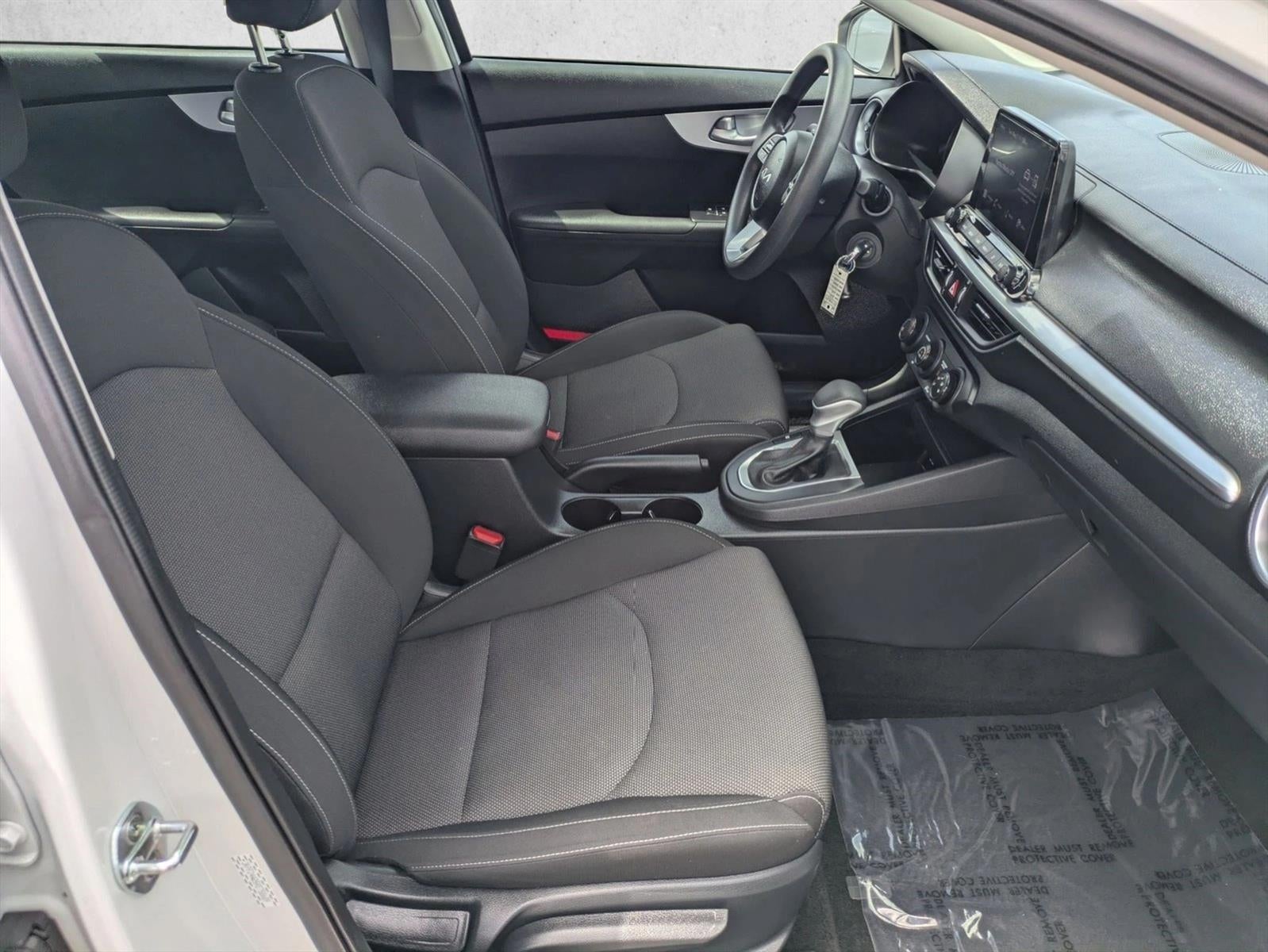 2024 Kia Forte LXS IVT