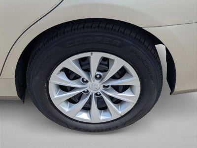 2017 Toyota Camry LE Auto (SE)