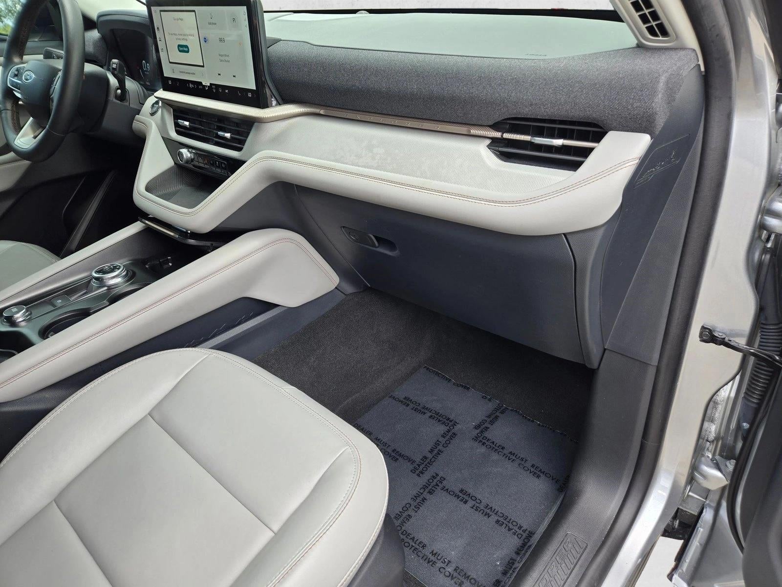 2025 Ford Explorer Active RWD
