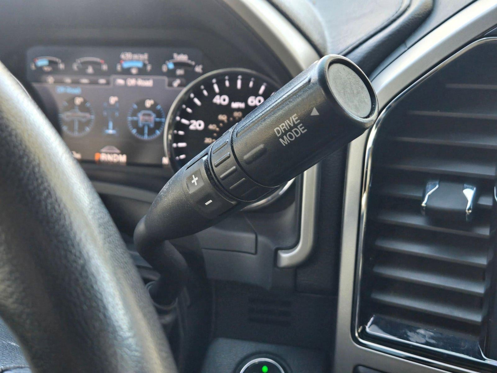 2022 Ford Super Duty F-250 SRW LARIAT 4WD Crew Cab 6.75' Box