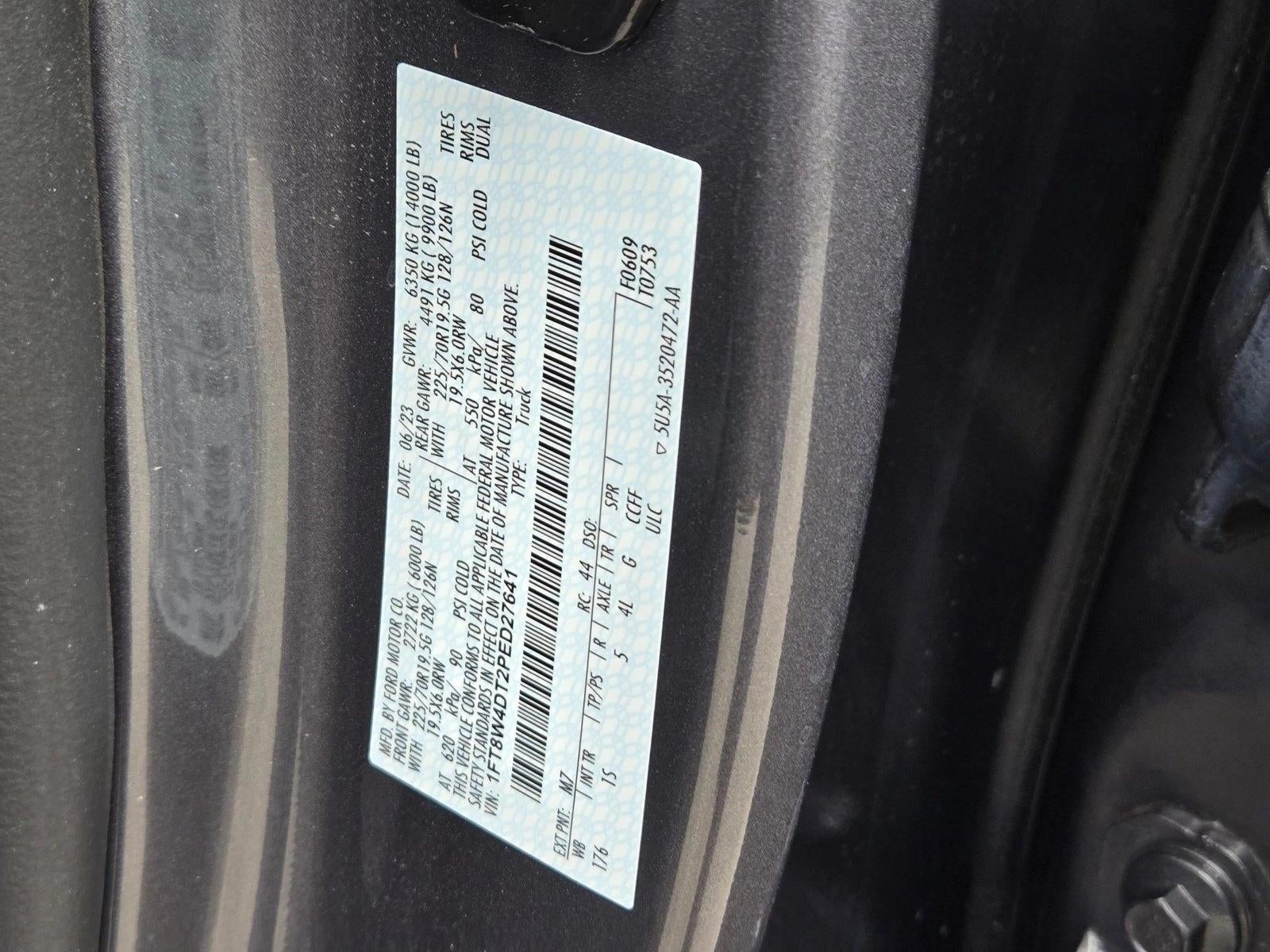 2023 Ford Super Duty F-450 DRW XL 4WD Crew Cab 8' Box