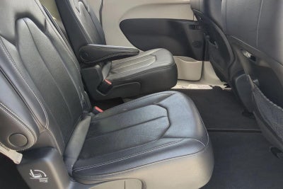 2022 Chrysler Pacifica Touring L FWD