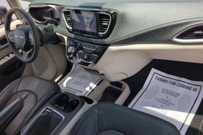2022 Chrysler Pacifica Touring L FWD
