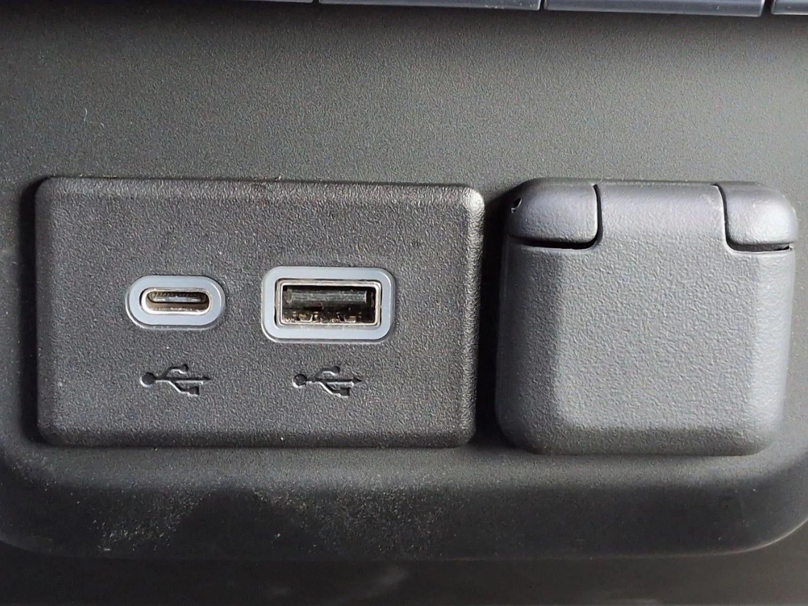 2022 Chevrolet Silverado 1500 Crew Cab Short Box 2-Wheel Drive Custom