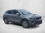 2024 Volkswagen Taos SE FWD