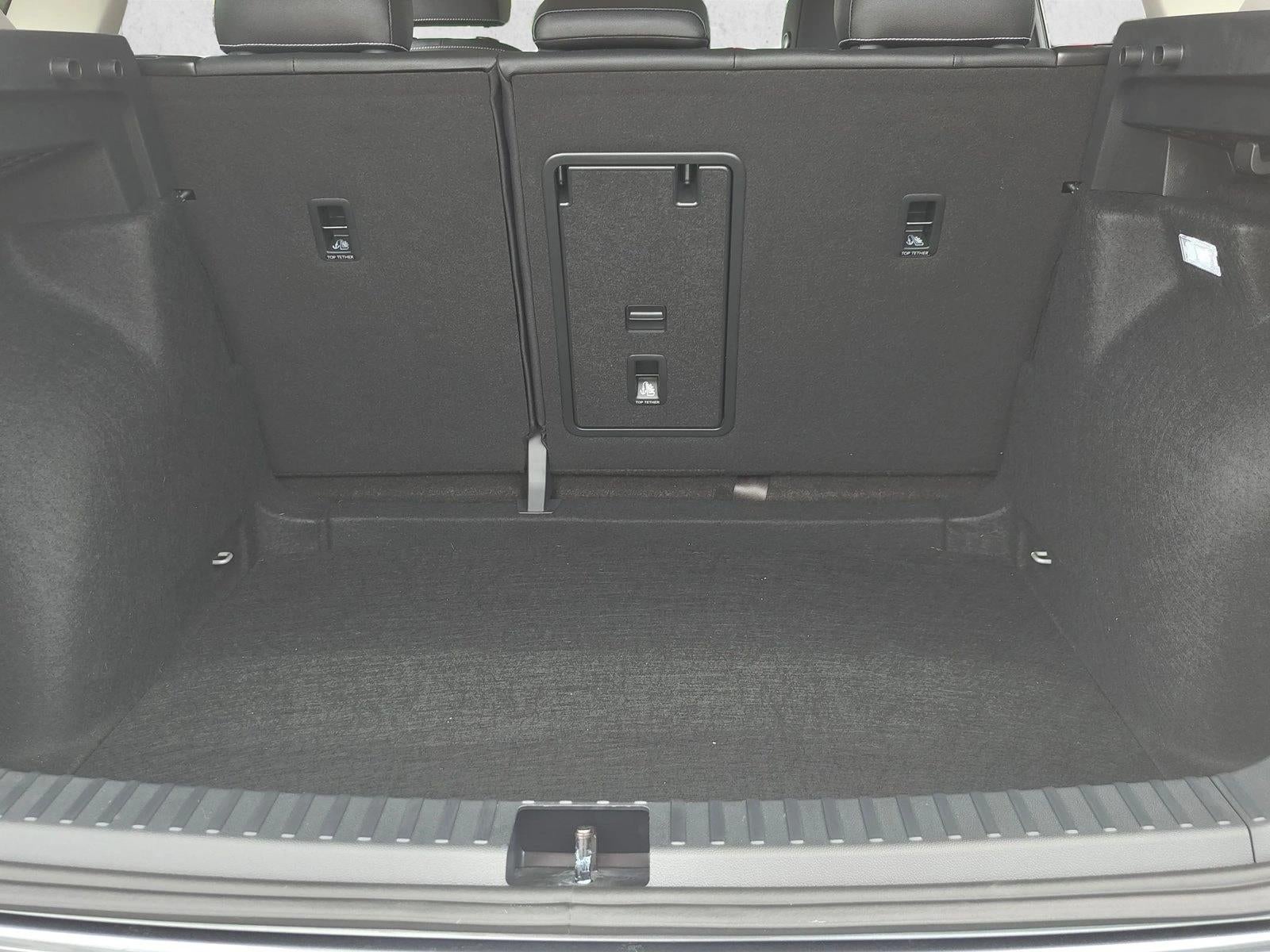 2024 Volkswagen Taos SE FWD