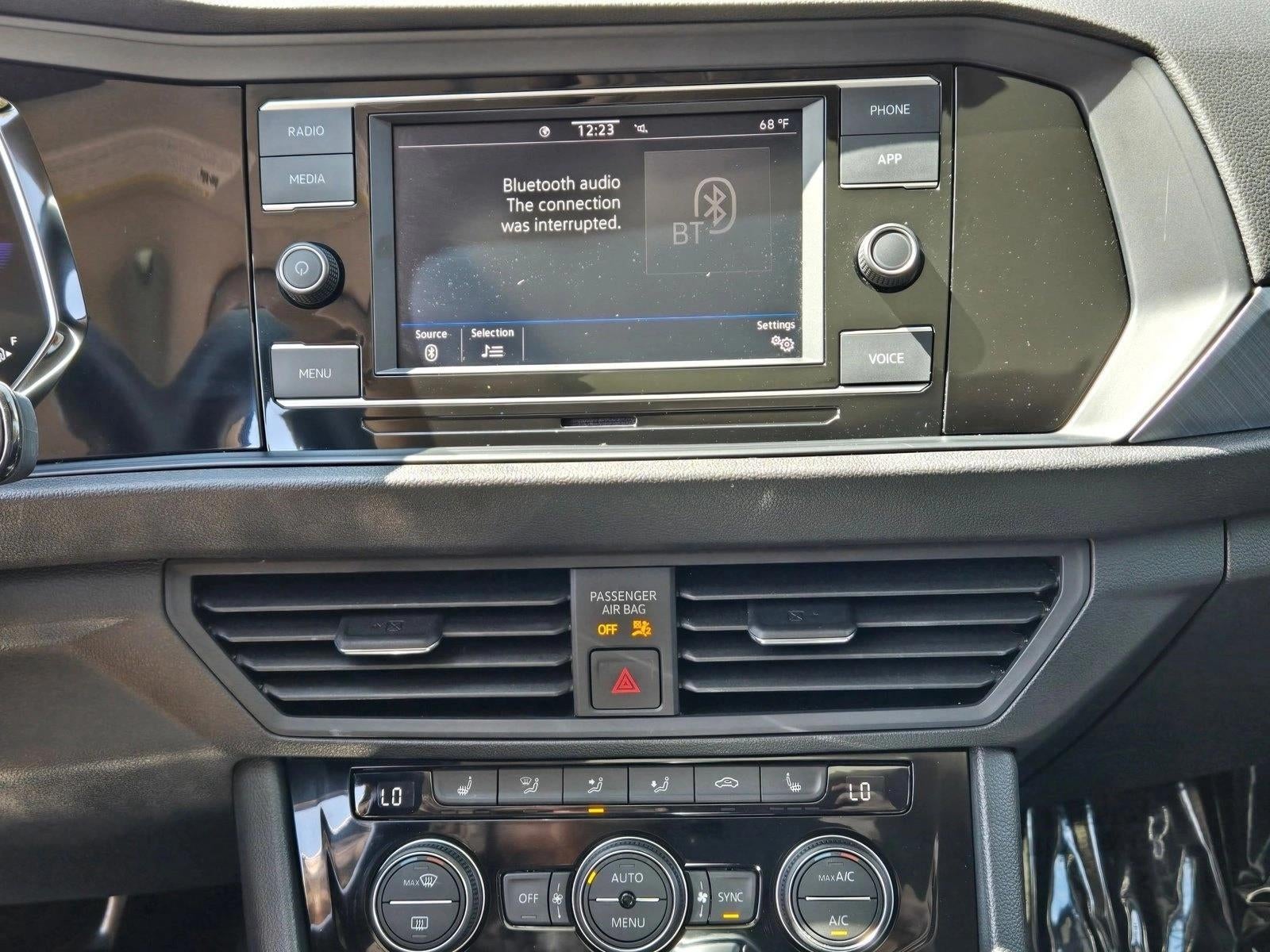 2023 Volkswagen Jetta SE Auto