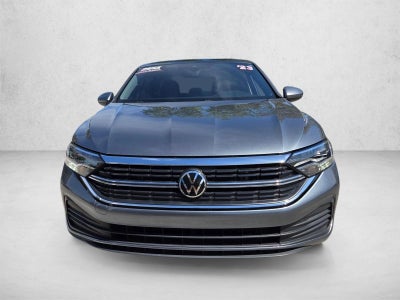 2023 Volkswagen Jetta SE Auto