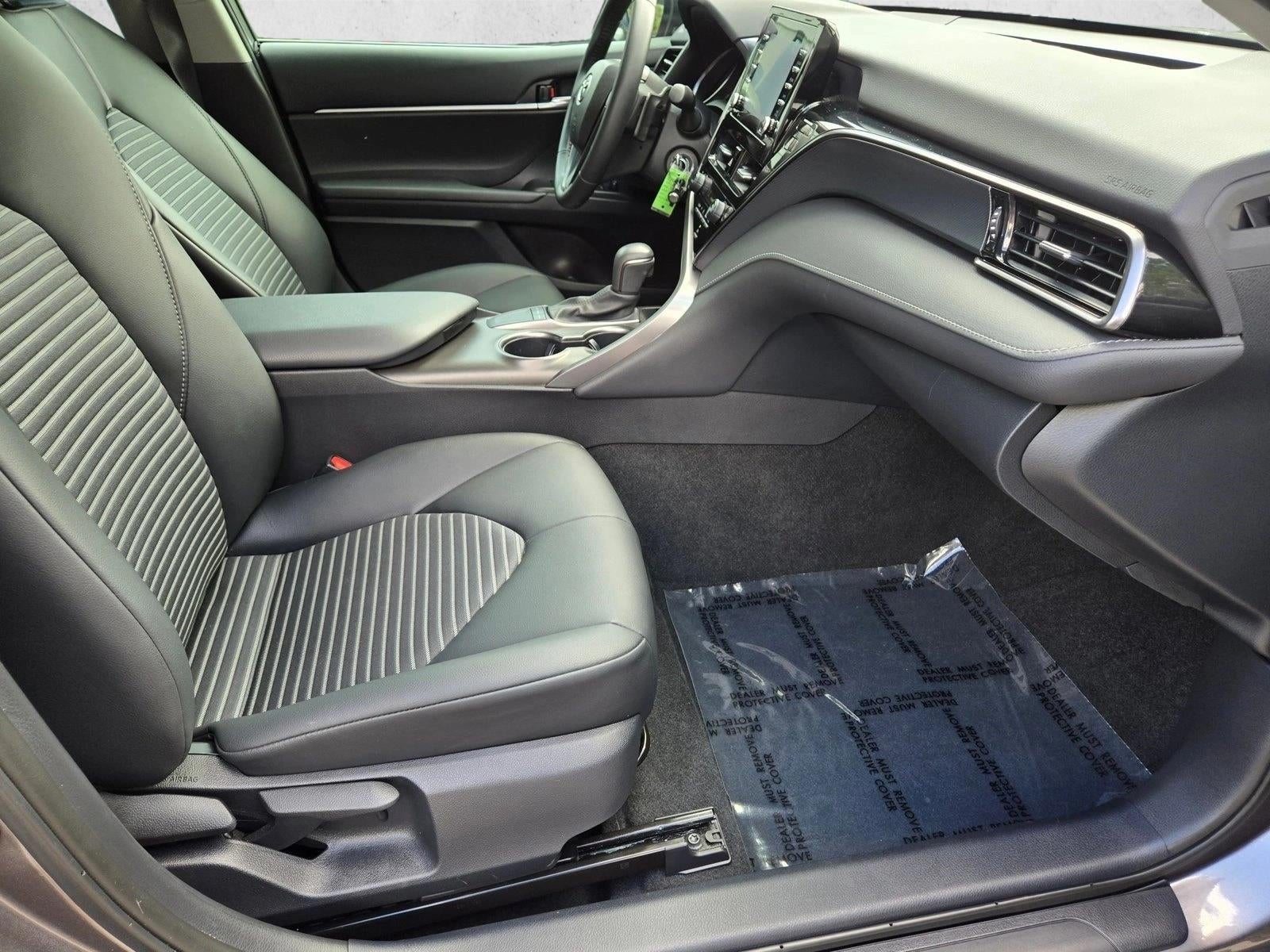 2023 Toyota Camry SE Auto (SE)