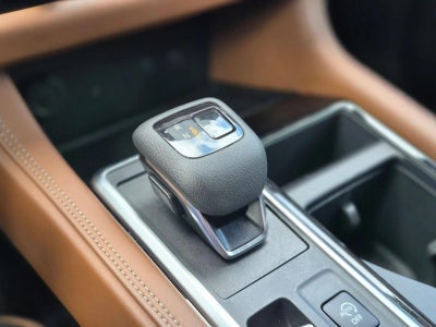 2025 Nissan Pathfinder Platinum 2WD