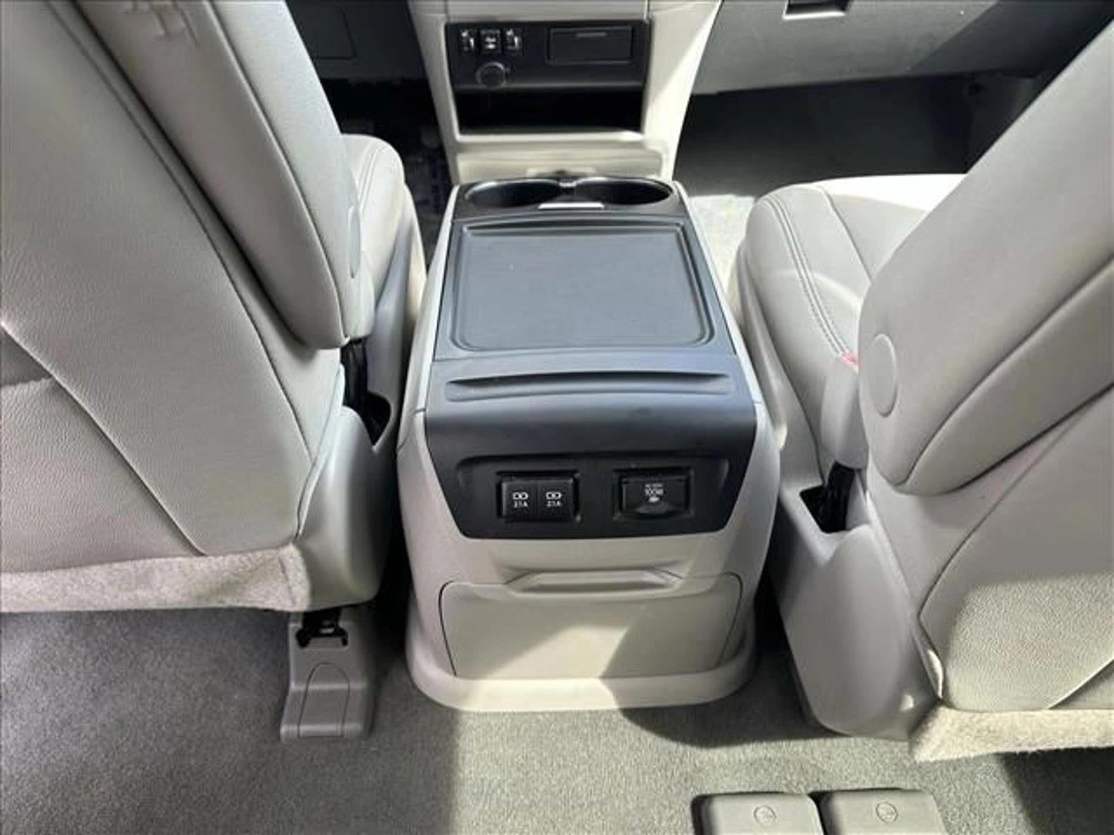 2020 Toyota Sienna XLE FWD 8-Passenger (Natl)