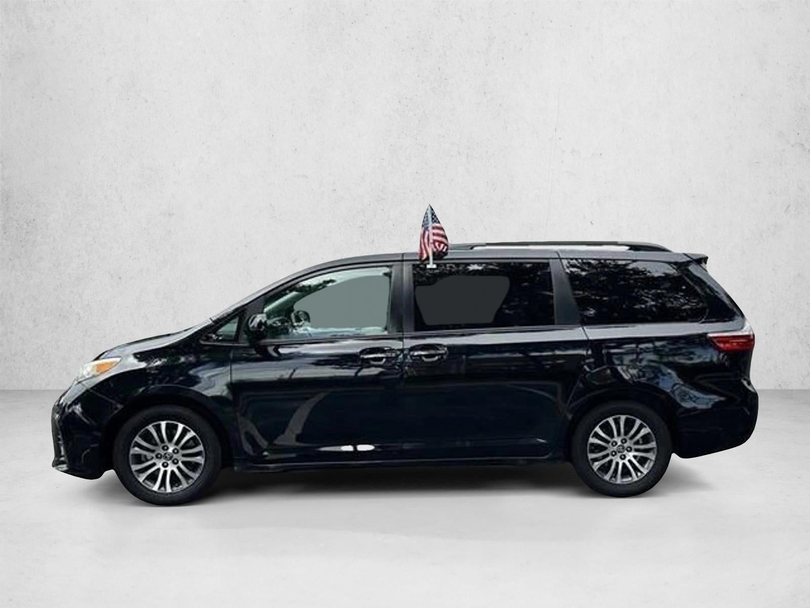 2020 Toyota Sienna XLE FWD 8-Passenger (Natl)