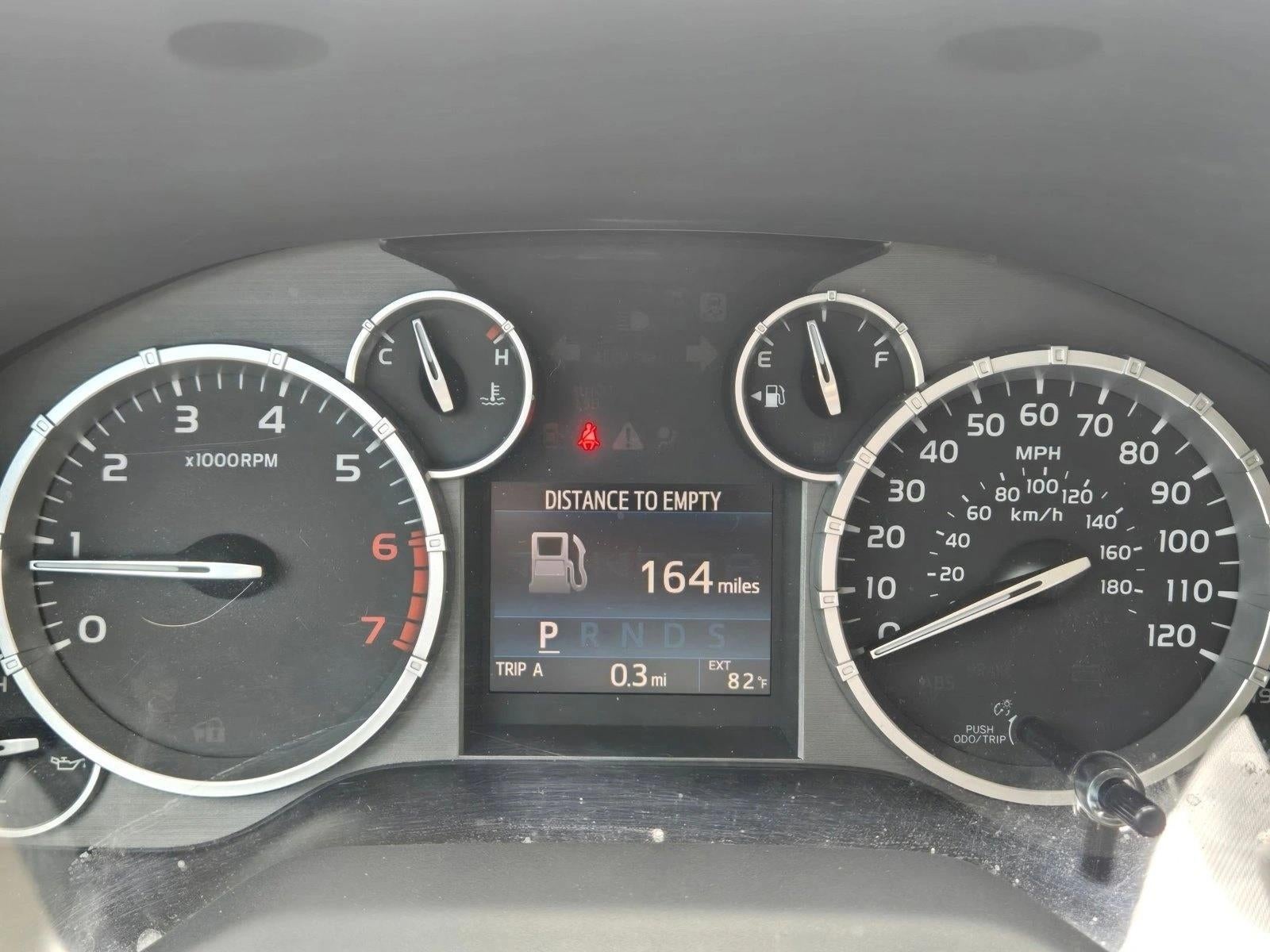 2016 Toyota Tundra 2WD Truck 2WD CrewMax Short Bed 5.7L FFV SR5 (SE)