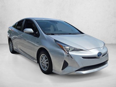 2017 Toyota Prius Three (GS)