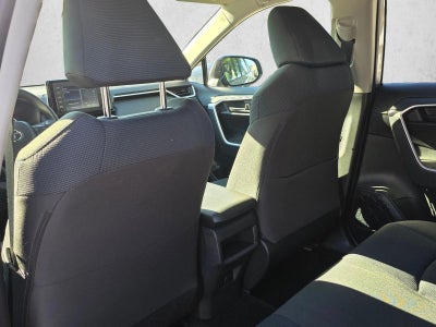 2019 Toyota RAV4 LE AWD (Natl)
