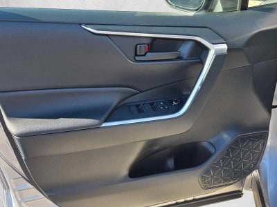 2019 Toyota RAV4 LE AWD (Natl)
