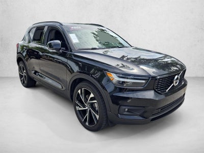 2022 Volvo XC40 T5 AWD R-Design
