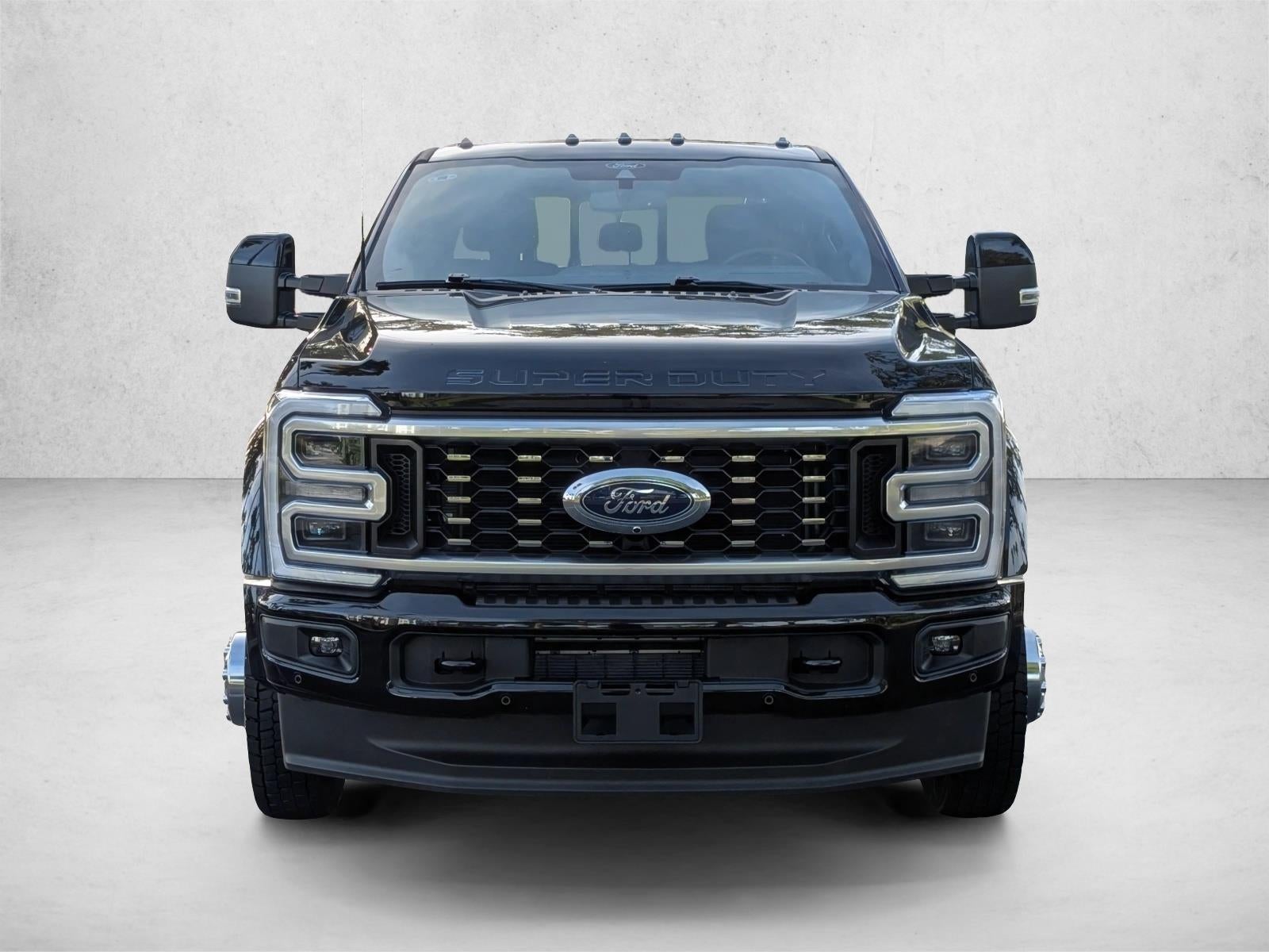 2026 Ford Super Duty F-450 DRW Platinum 4WD Crew Cab 8' Box