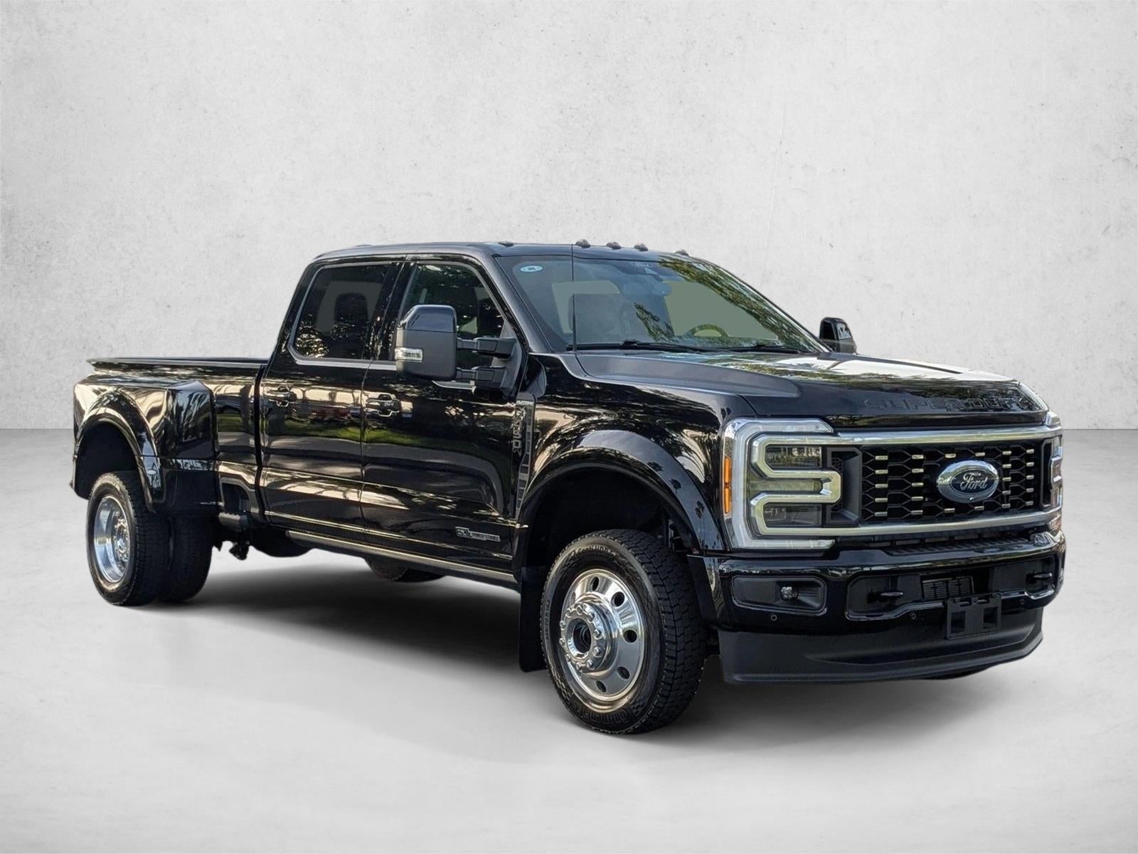 2026 Ford Super Duty F-450 DRW Platinum 4WD Crew Cab 8' Box