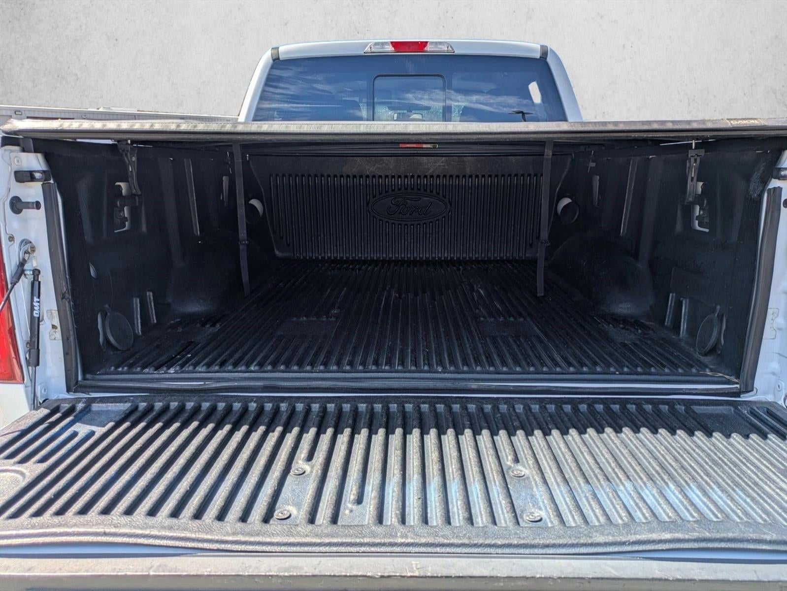 2016 Ford F-150 2WD SuperCrew 5-1/2 Ft Box XLT