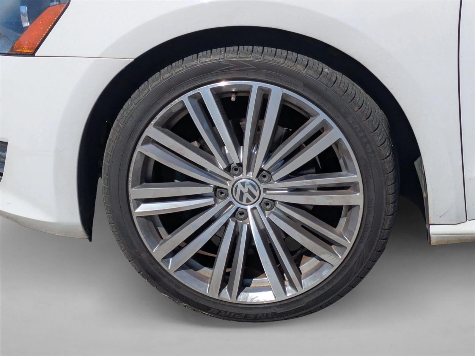 2014 Volkswagen Passat 4dr Sdn 1.8T Auto Sport PZEV