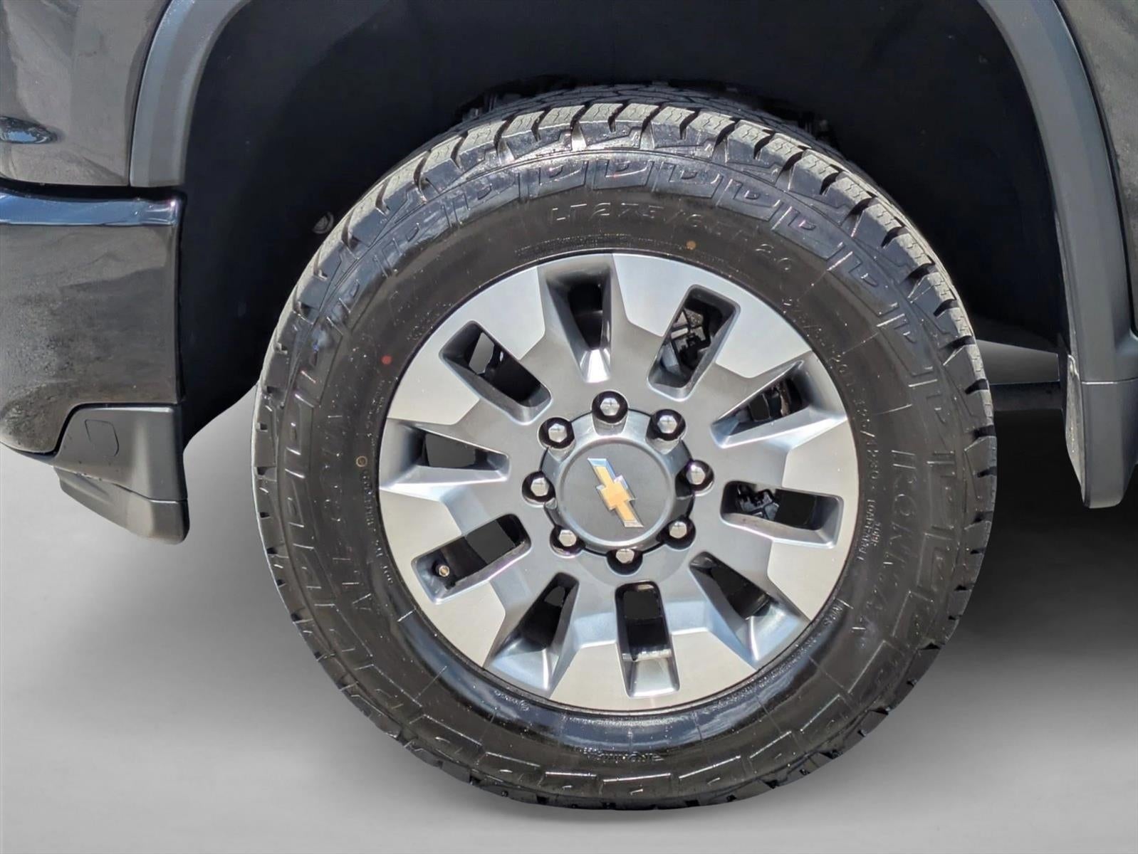 2022 Chevrolet Silverado 2500 HD Crew Cab Standard Box 2-Wheel Drive Custom