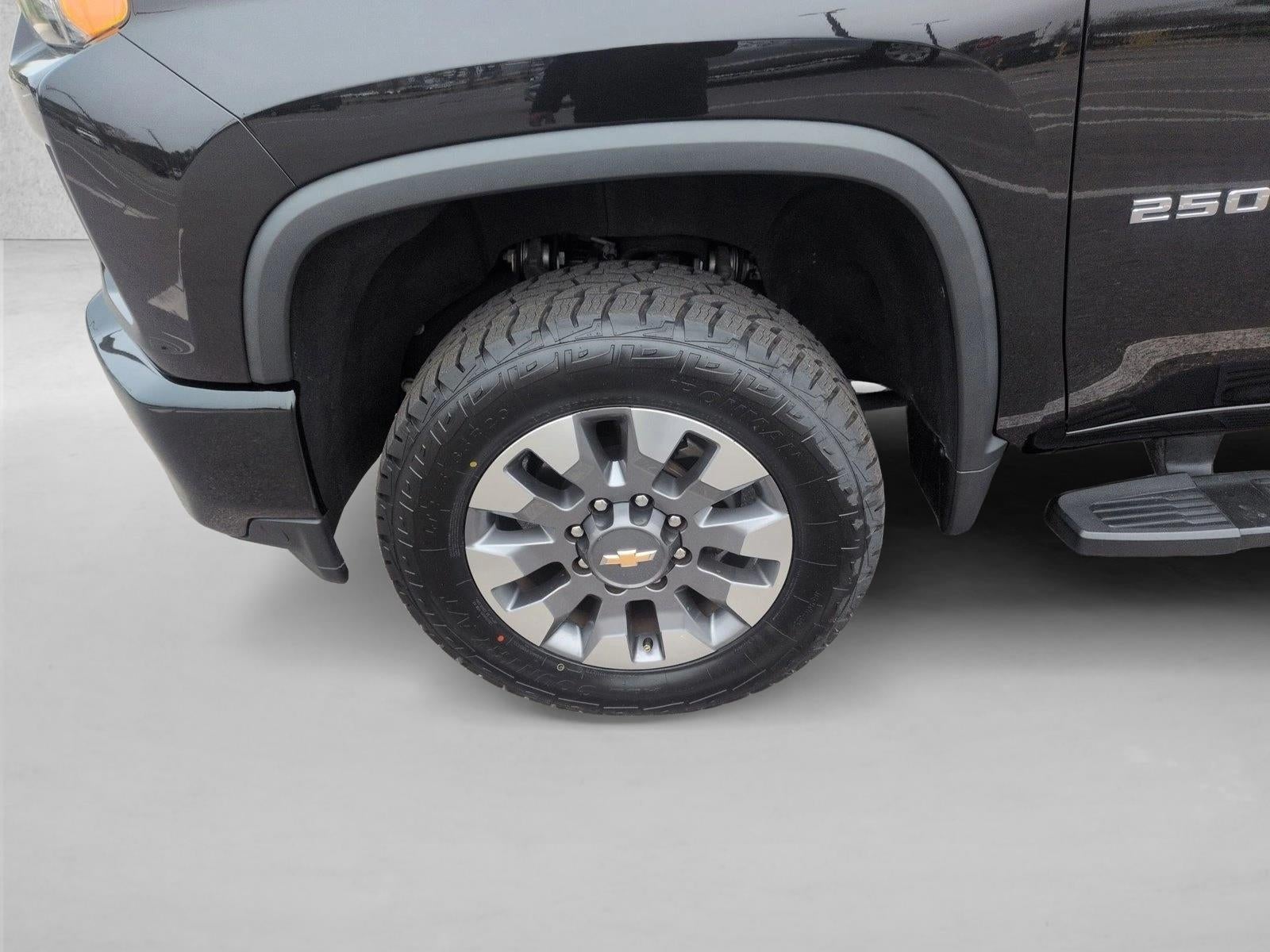 2022 Chevrolet Silverado 2500 HD Crew Cab Standard Box 2-Wheel Drive Custom