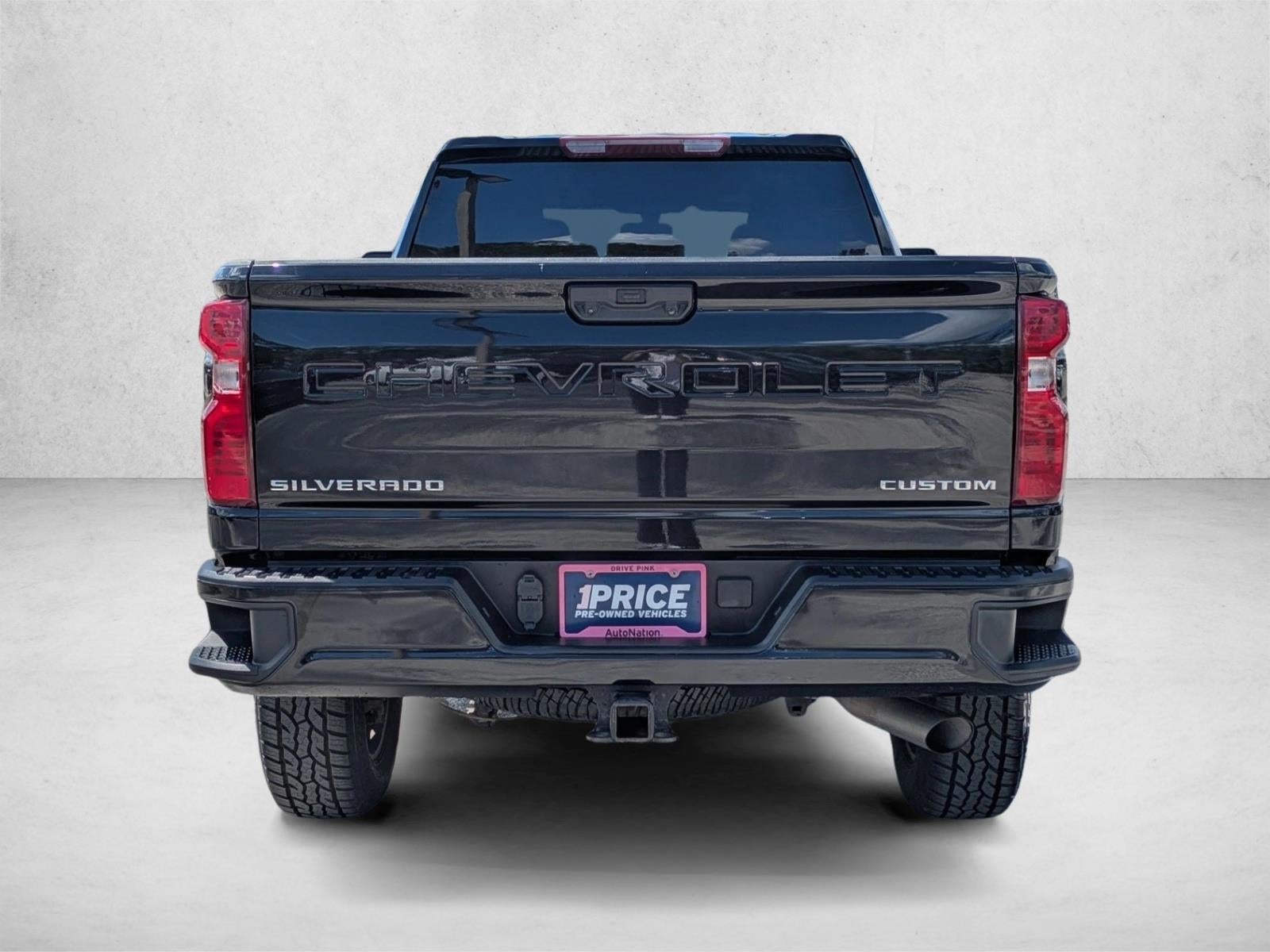 2022 Chevrolet Silverado 2500 HD Crew Cab Standard Box 2-Wheel Drive Custom