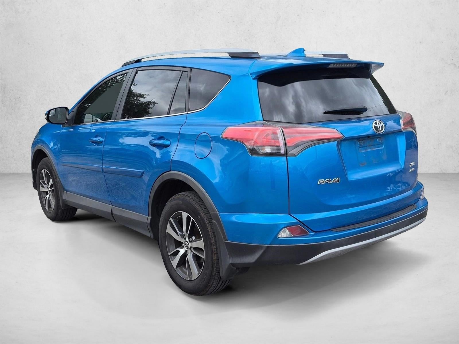 2017 Toyota RAV4 XLE AWD (Natl)