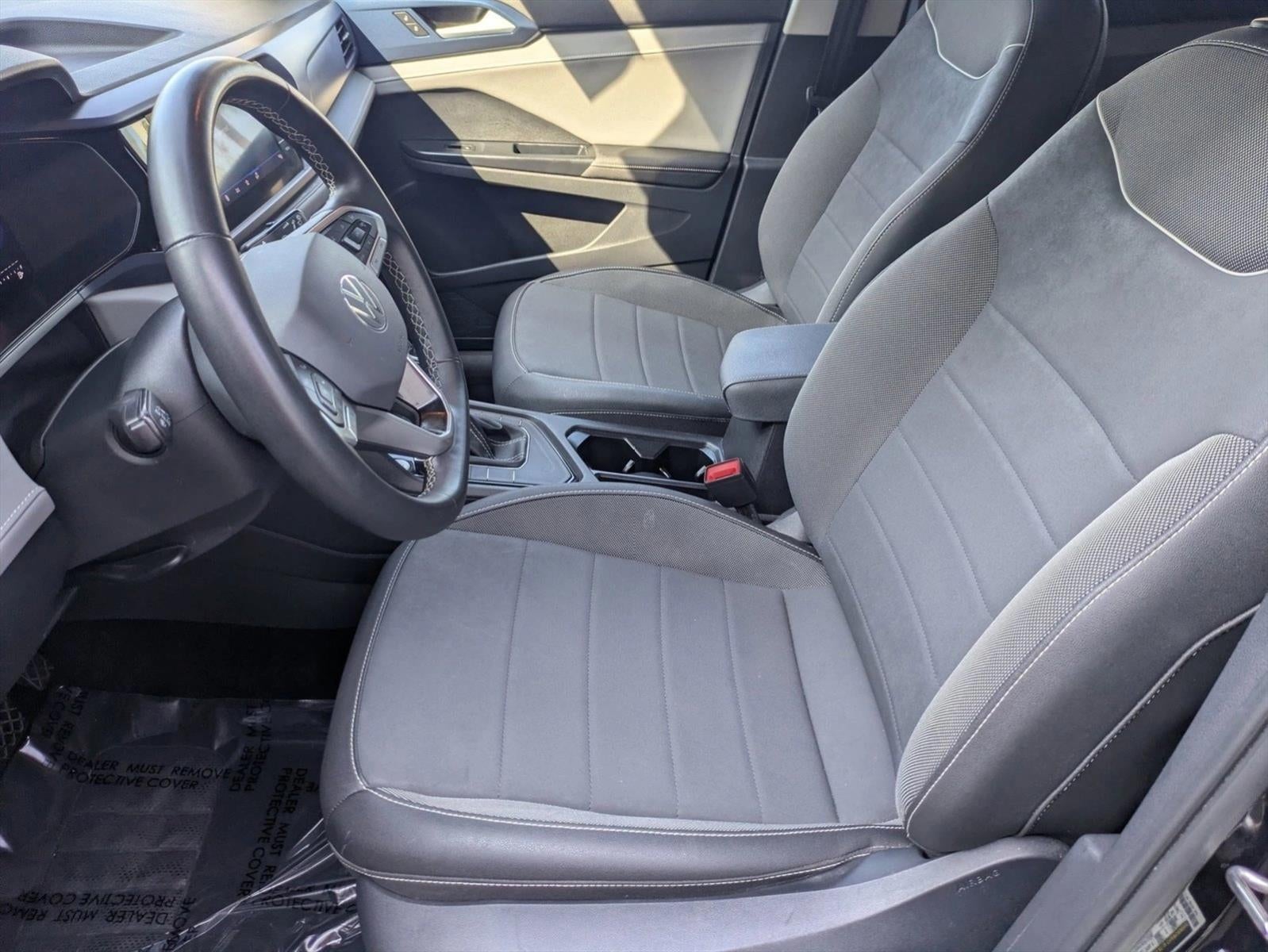 2024 Volkswagen Taos SE FWD