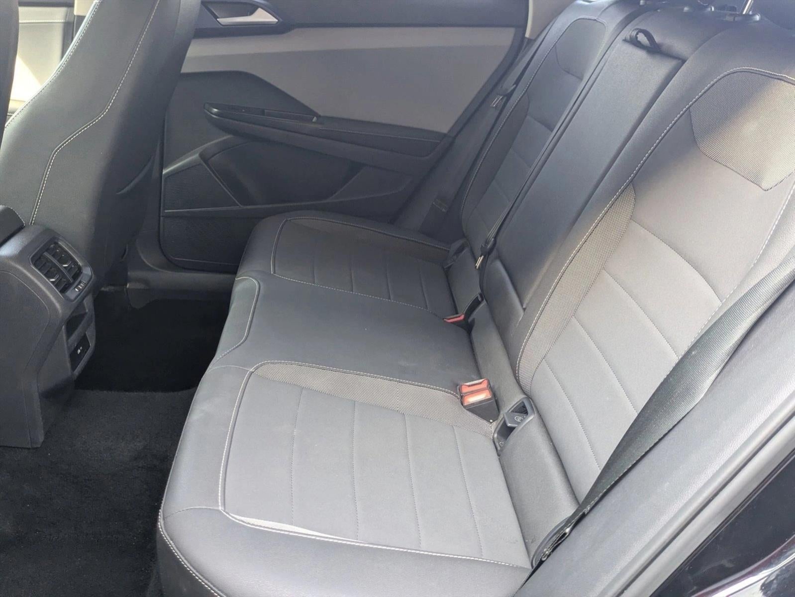 2024 Volkswagen Taos SE FWD