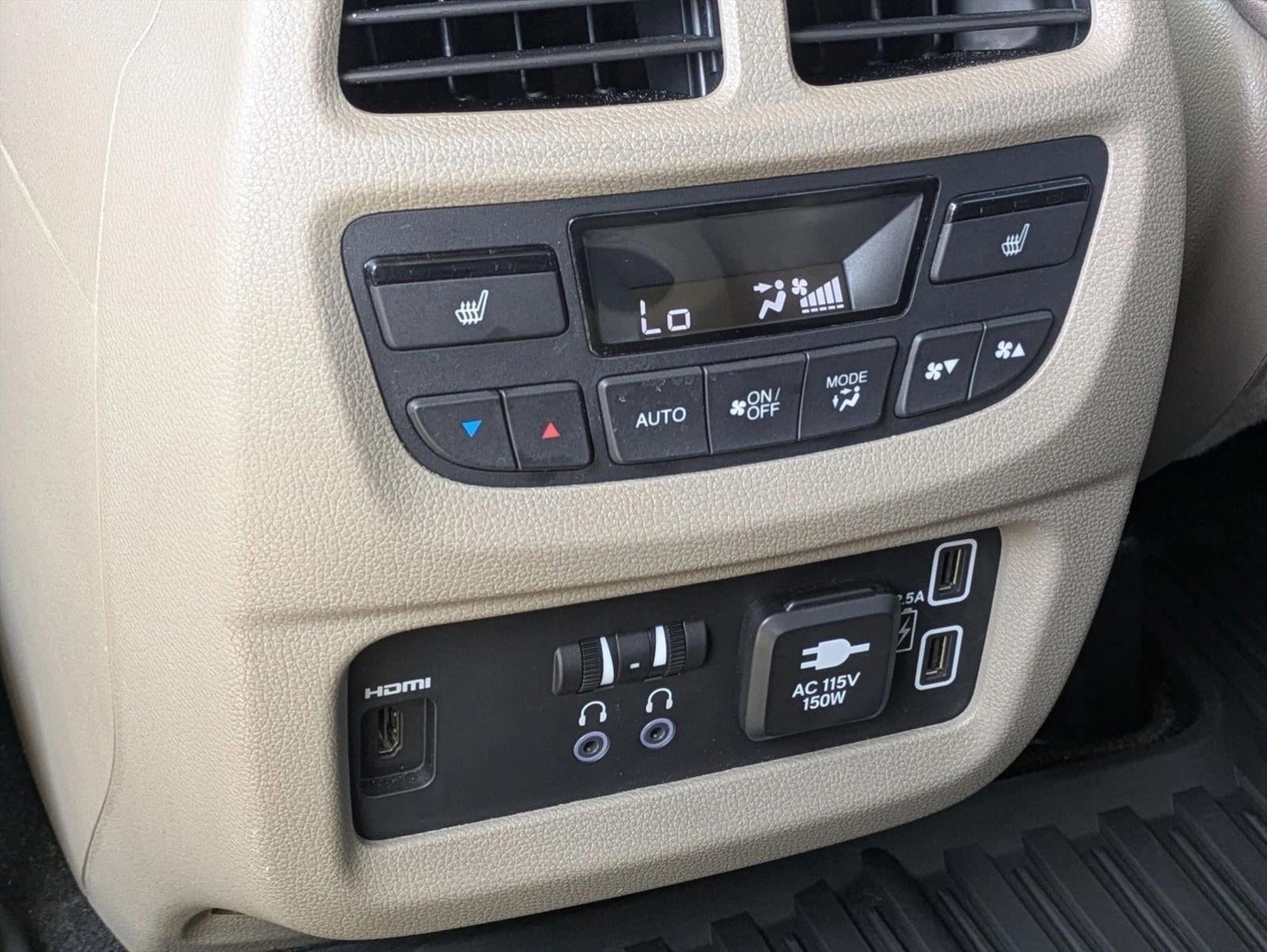 2022 Honda Pilot Touring 7-Passenger 2WD