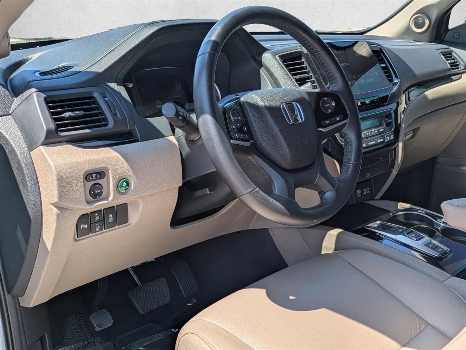 2022 Honda Pilot Touring 7-Passenger 2WD