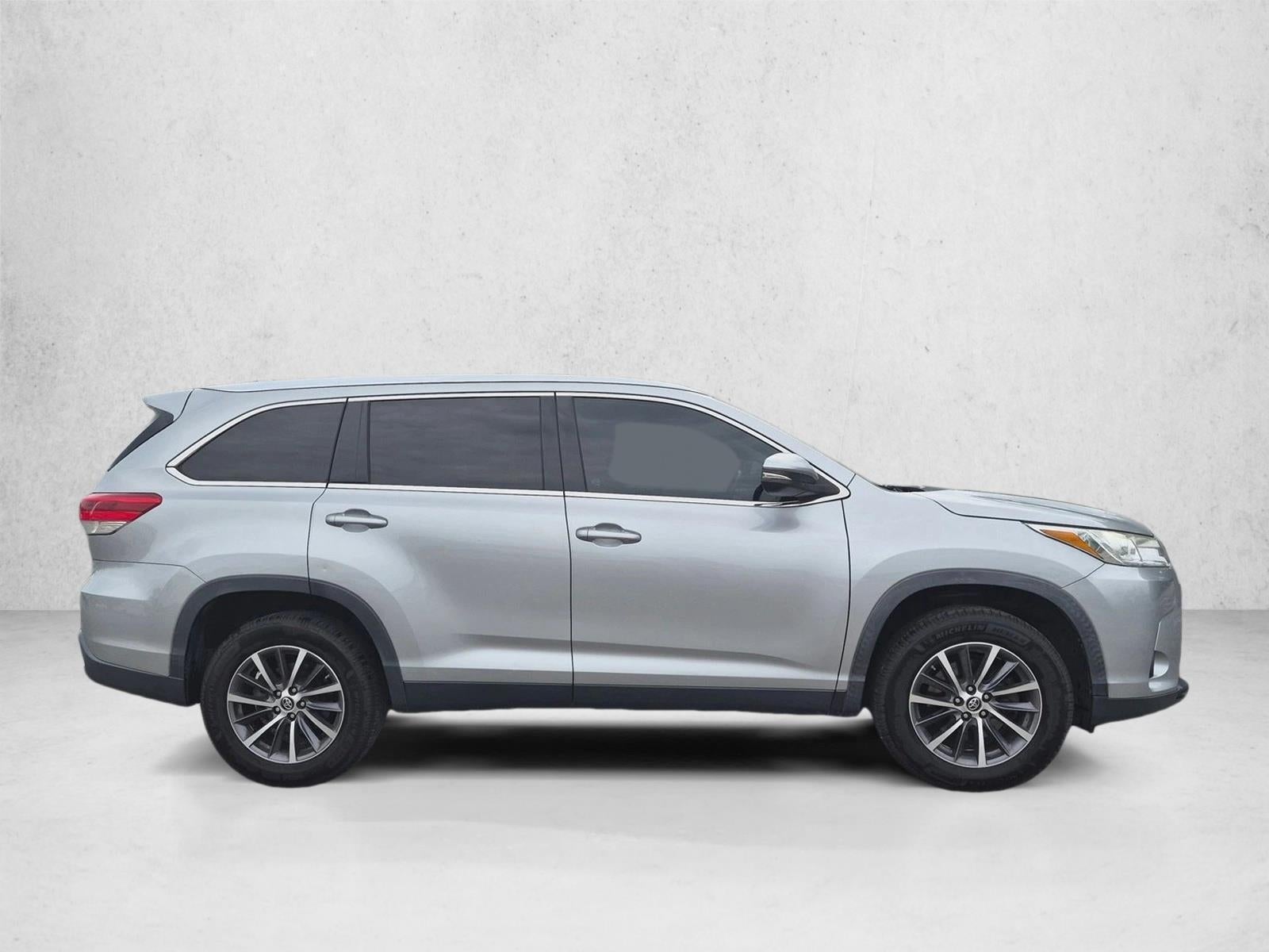 2019 Toyota Highlander XLE V6 FWD (Natl)