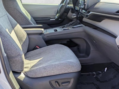 2024 Toyota Sienna XLE FWD 8-Passenger (Natl)