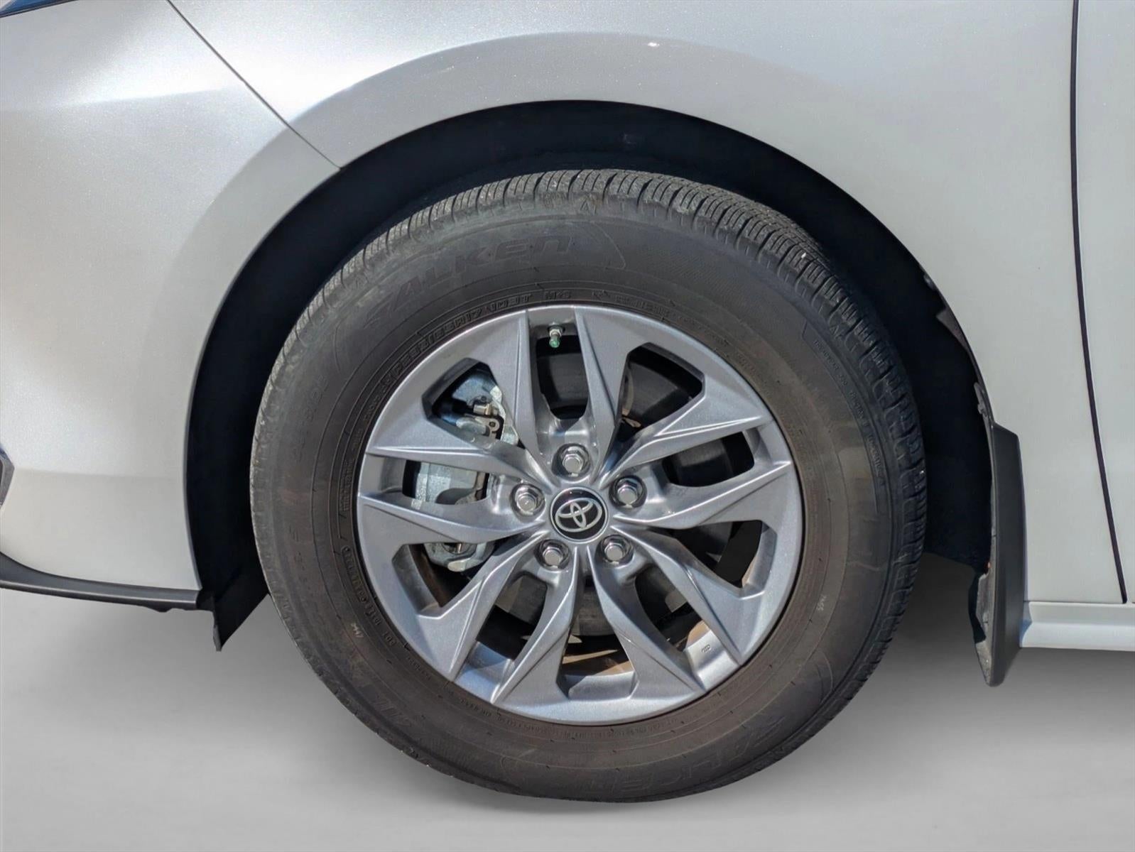 2024 Toyota Sienna XLE FWD 8-Passenger (Natl)