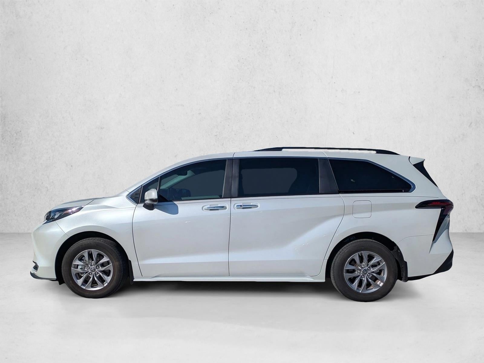 2024 Toyota Sienna XLE FWD 8-Passenger (Natl)