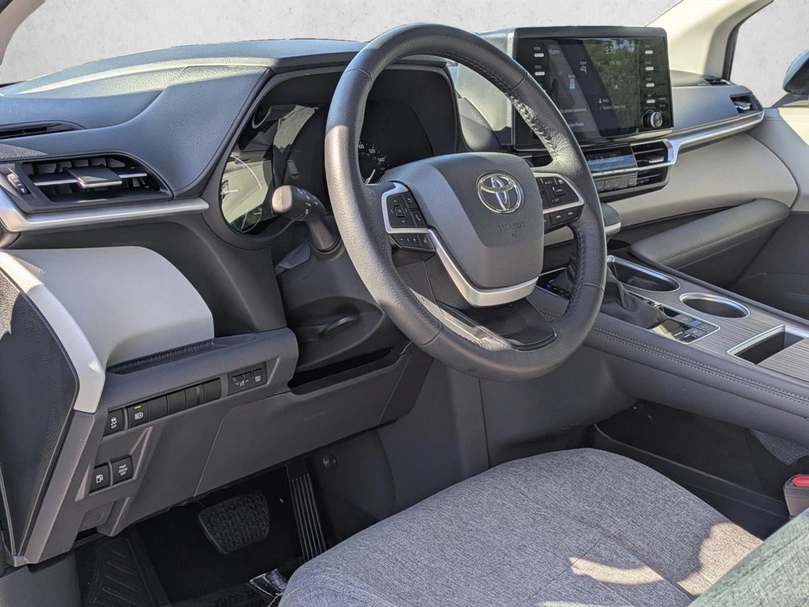 2024 Toyota Sienna XLE FWD 8-Passenger (Natl)