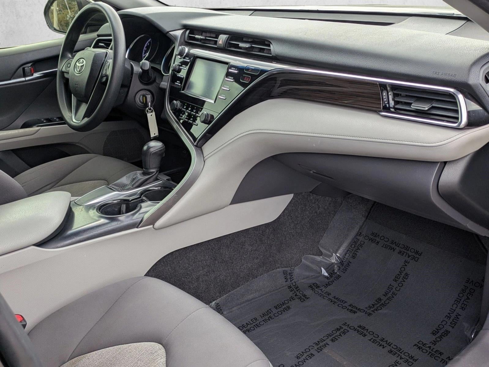 2018 Toyota Camry LE Auto (SE)