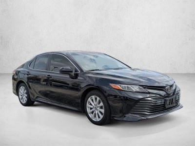 2018 Toyota Camry LE Auto (SE)