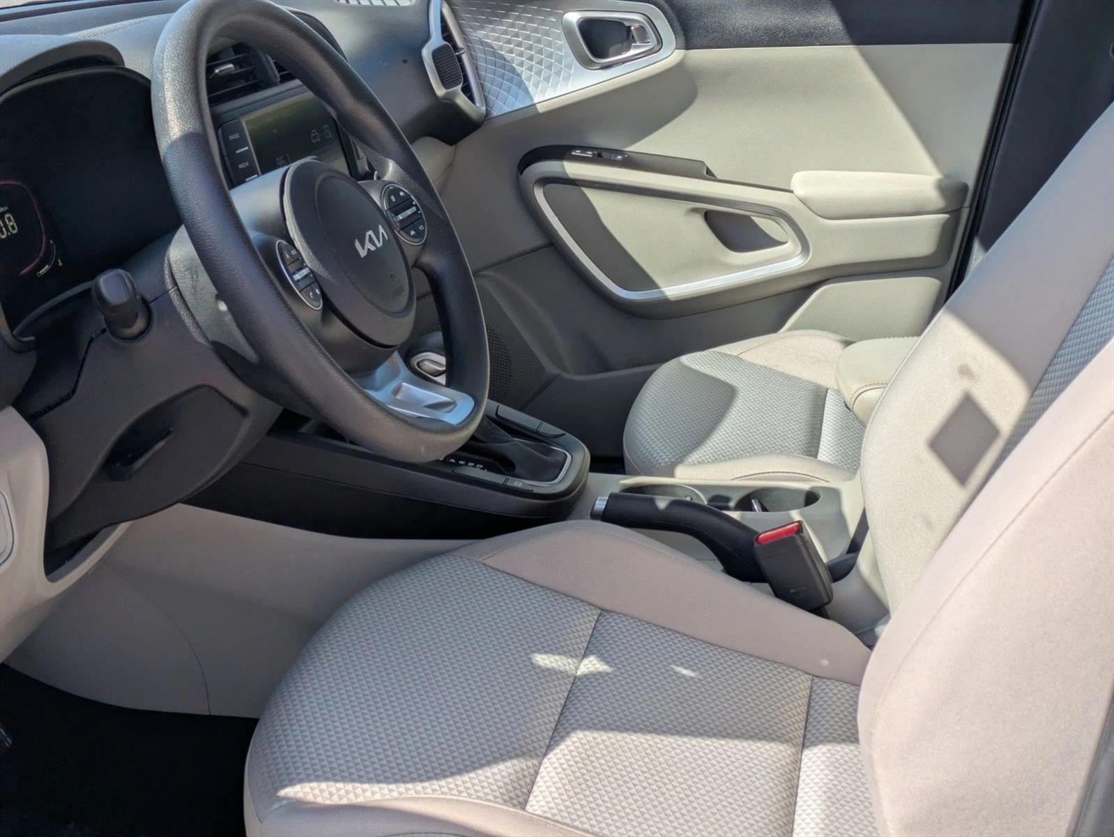 2023 Kia Soul LX IVT