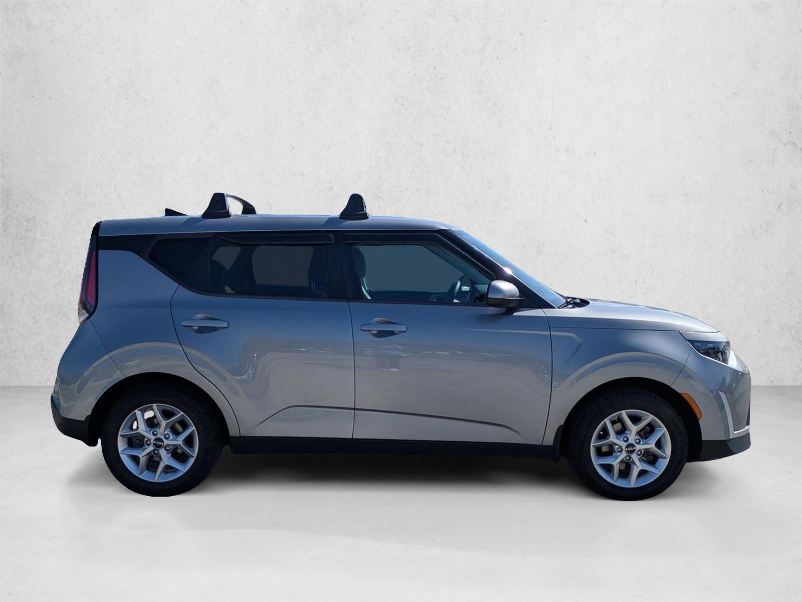 2023 Kia Soul LX IVT