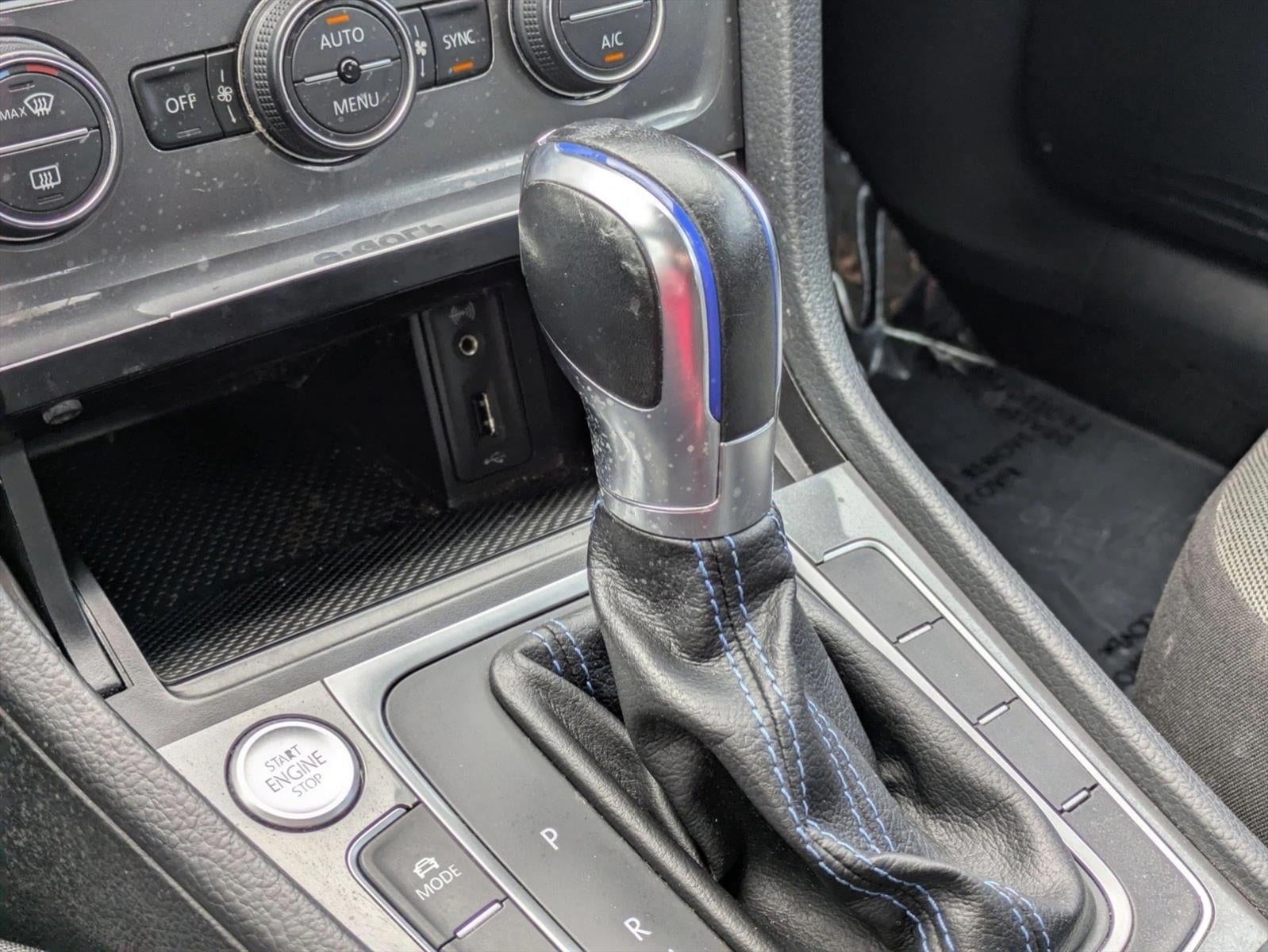 2016 Volkswagen e-Golf 4dr HB SE