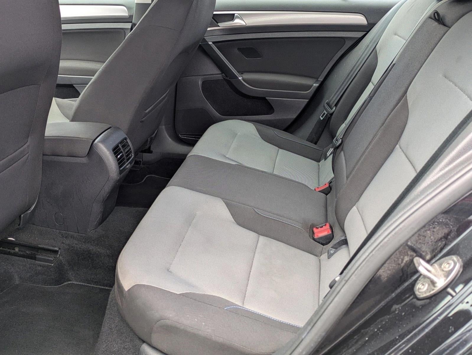 2016 Volkswagen e-Golf 4dr HB SE