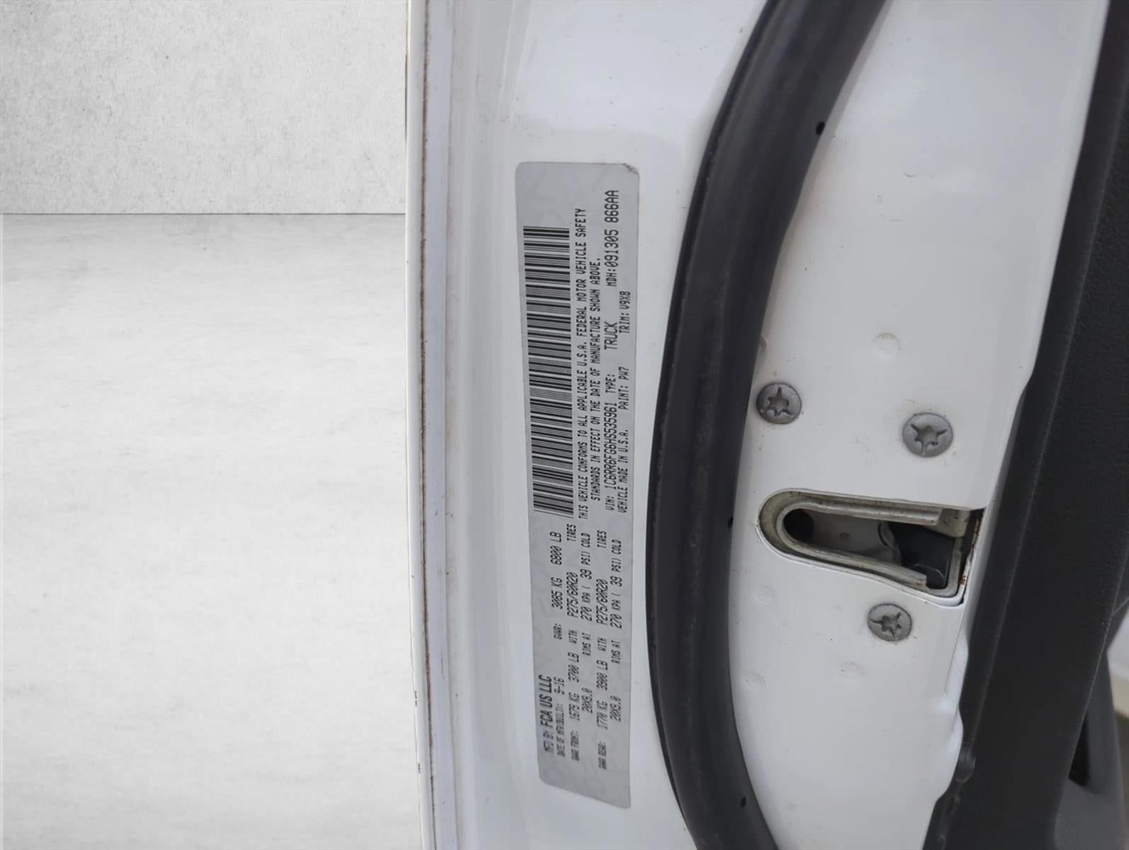 2017 RAM 1500 Express 4x2 Quad Cab 6'4" Box