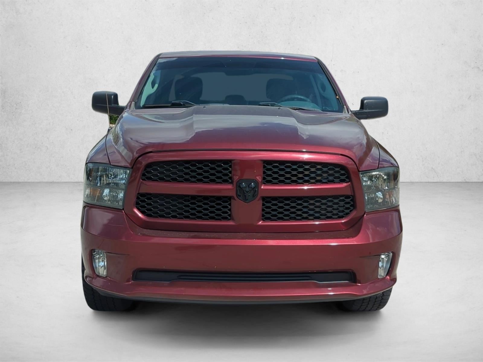 2018 RAM 1500 Express 4x2 Crew Cab 5'7" Box